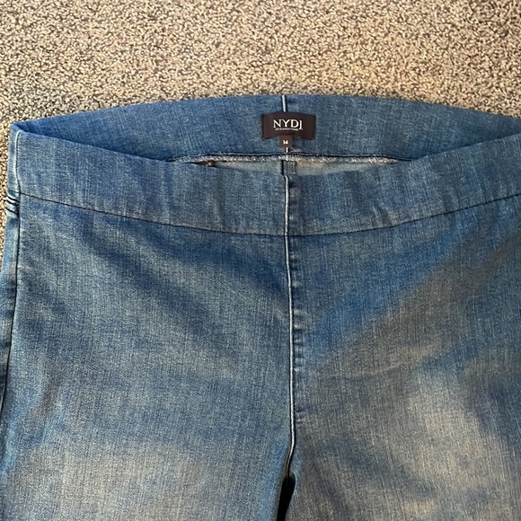 NYDJ lift tuck technology jeans - Picture 2 of 6